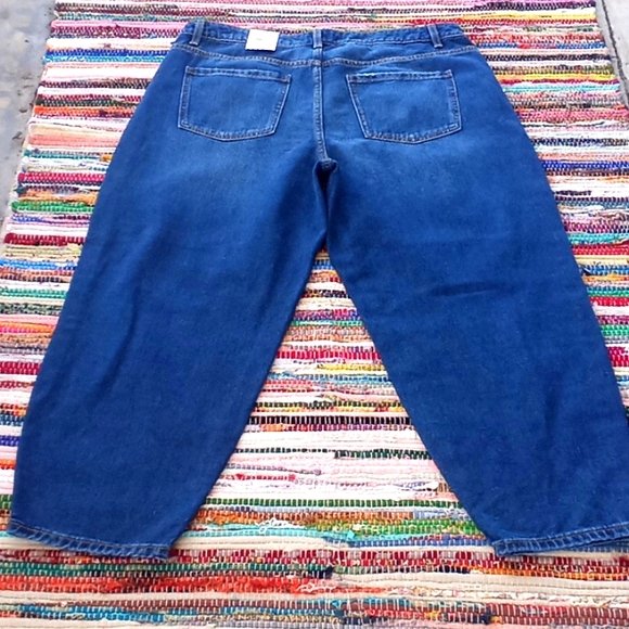 Time and Tru High Rise Distressed Jeans-#1750+ - Picture 11 of 12